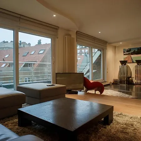 Big And Comfortable Triplex In